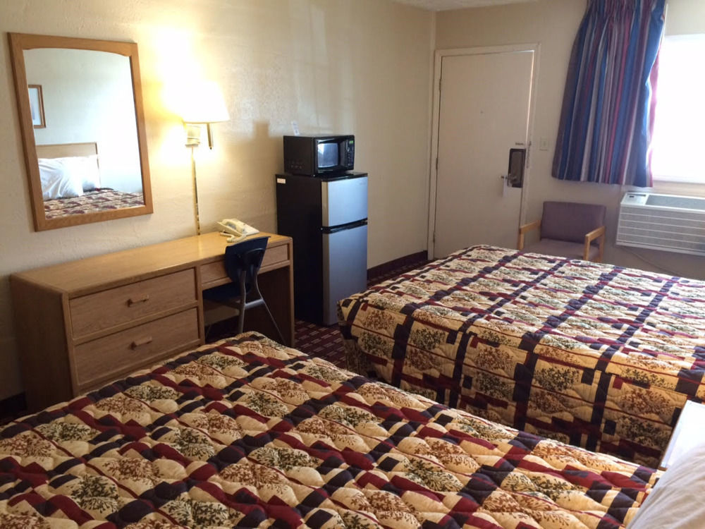 Economy Inn מק'קוק מראה חיצוני תמונה