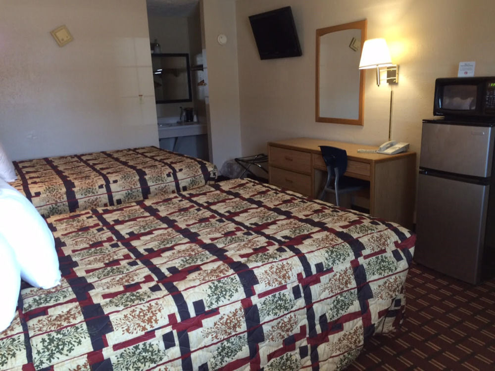 Economy Inn מק'קוק מראה חיצוני תמונה