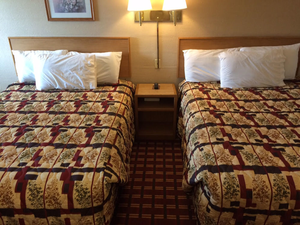 Economy Inn מק'קוק מראה חיצוני תמונה